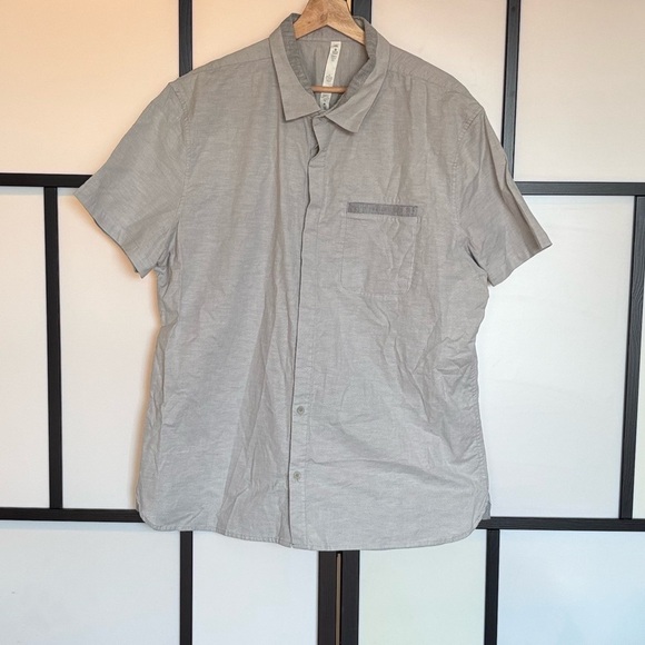 Lululemon Summer Fridays Button down textured short sleeve shirt. Men’s XXL - Picture 4 of 16